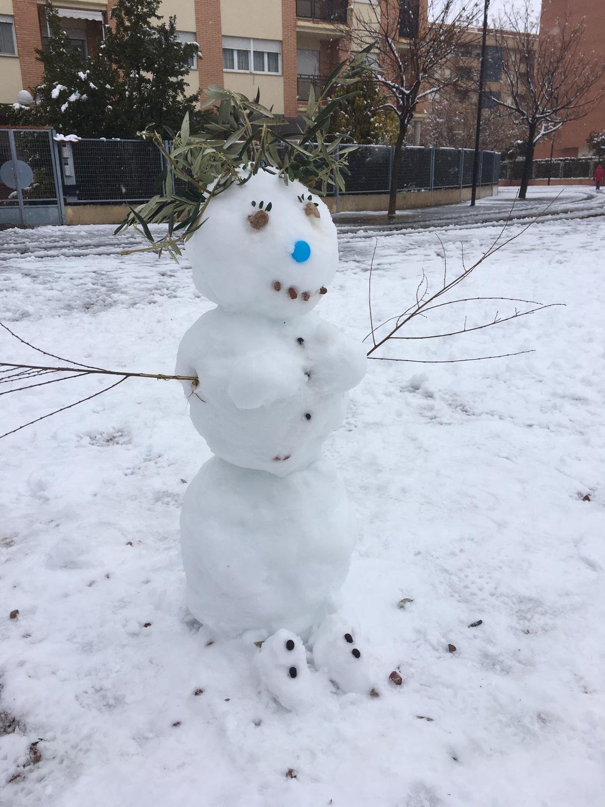 muñeca de nieve chica