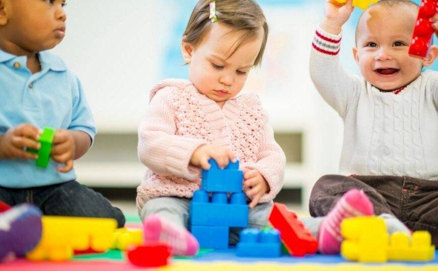 Diferencias de escuela privada y publica