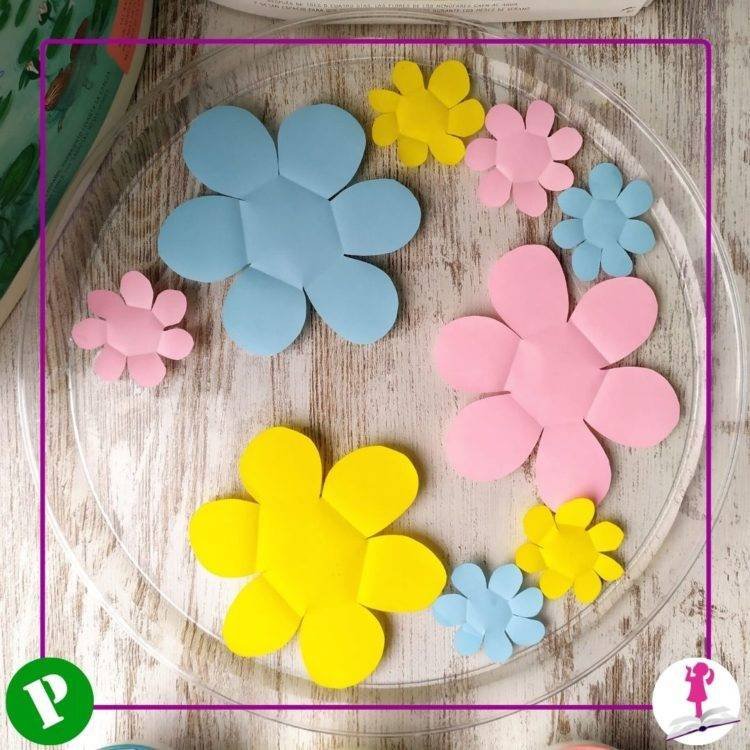 actividad con agua y flores de papel