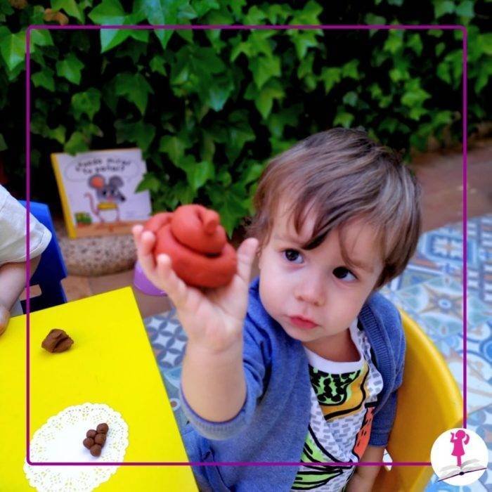niño con caca