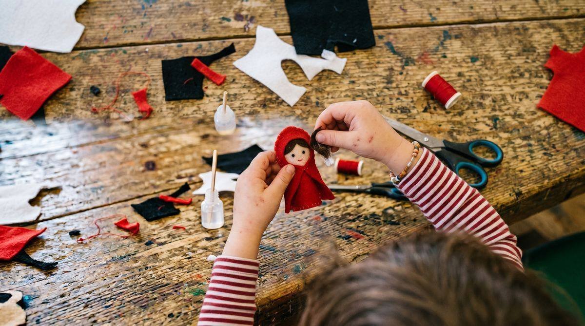 Teatro del cuento con títeres de dedo — Los Mundos de Noa