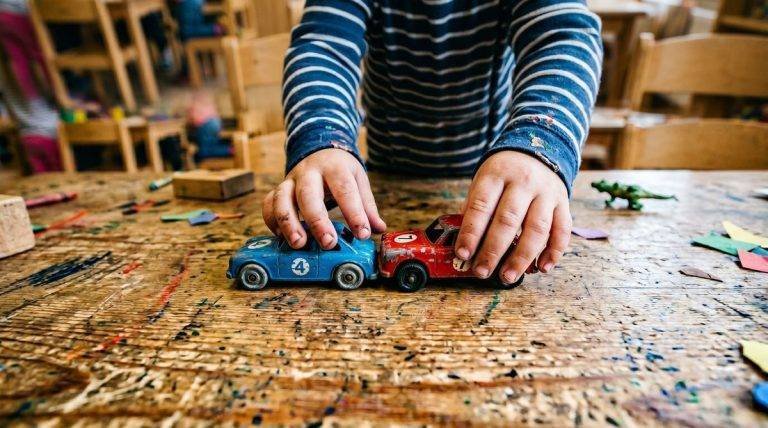 Dos Coches Chocaron — actividad Los Mundos de Noa