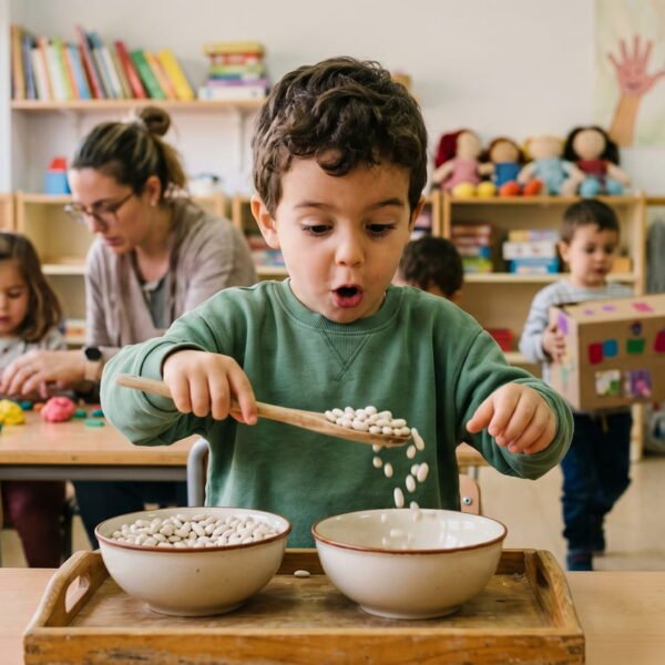 Trasvases con cuchara para niños: actividad Montessori paso a paso (2-4 años)